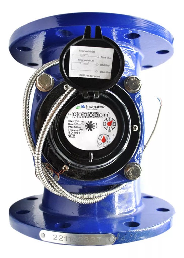 Medidor de agua caliente tipo turbina, cuerpo de hierro fundido con registro hermético y transmisión magnética. Extremos en 8", bridas ANSI.